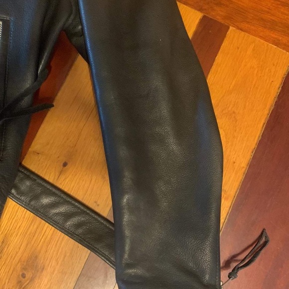Authentic leather biker jacket. - Picture 5 of 9
